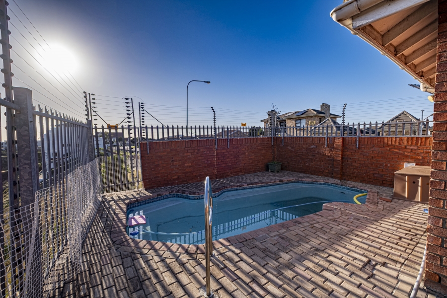 To Let 1 Bedroom Property for Rent in South End Eastern Cape